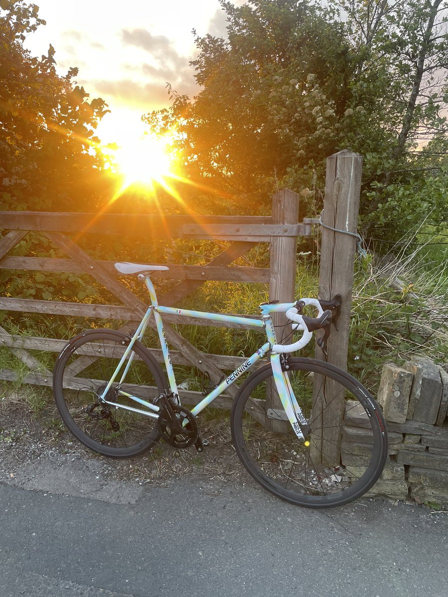 penninepaul's tweet photo. What a #beautiful ride home from work,this evening.... #RidePennine π² #LovelySunset π
#Love2Ride https://t.co/uyPwRmwgGI