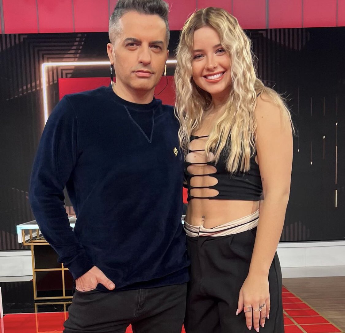 sofitw8's tweet photo. ÁNGEL LLAMA A COTY

Pero que potro sos Angel con esa cara de malo, Pd: dale llámame a Coty por fis
@AngeldebritoOk @elejercitodelam @yanilatorre @estefiberardi @BalliMarixa @andretaboada @MarcelaFeudale https://t.co/BE2r3slzEv