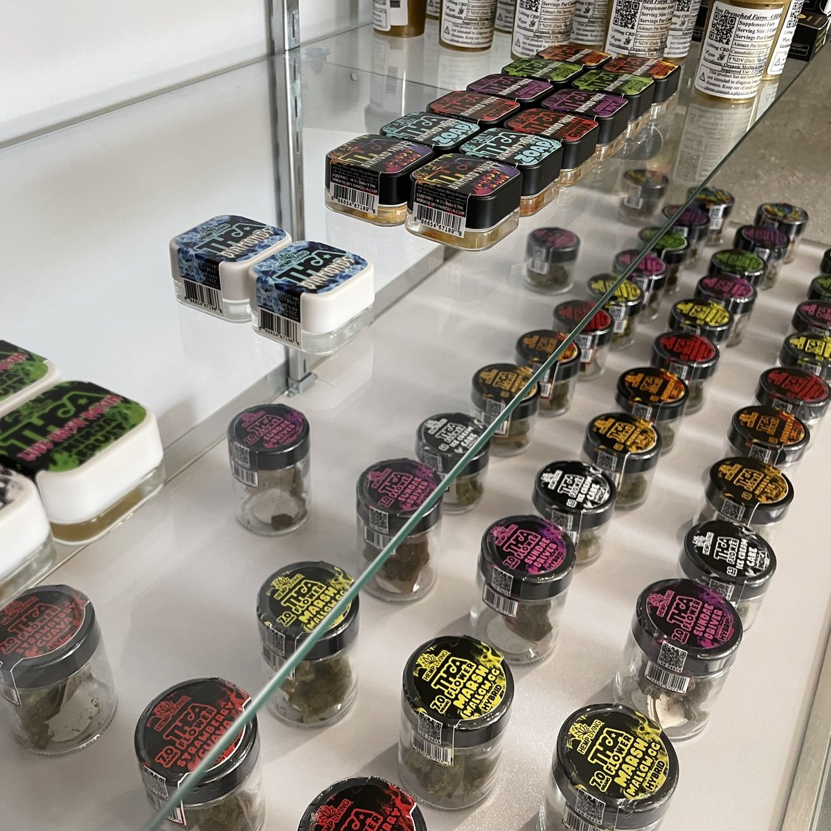 JaY_MoNeY_22's tweet photo. Come by the store and browse our new THCA products we’ve got in stock! https://t.co/25FtPvPUJP