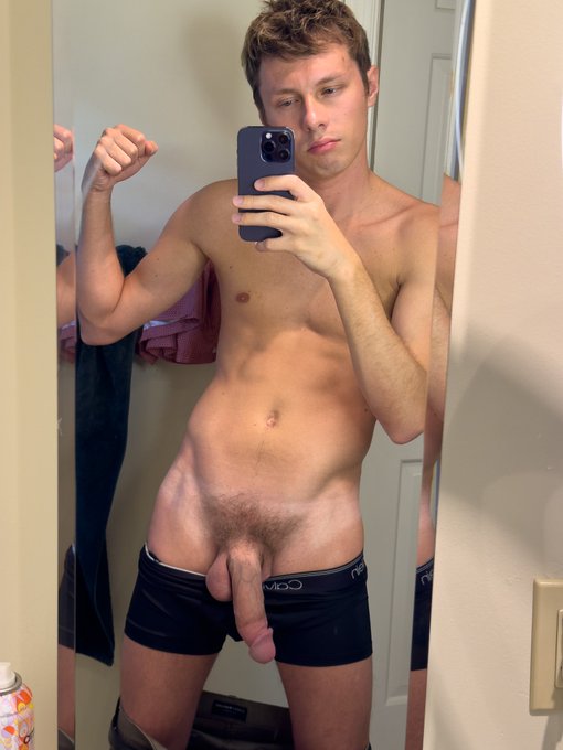 It&rsquo;s all yours 😘 https://t.co/XCa81yD8oA