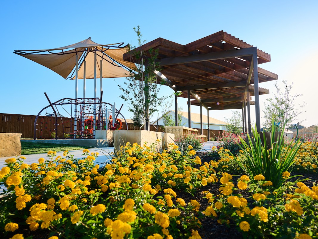 Just a beautiful day in the neighborhood. 🛝🌼

Ana Park features a lush open lawn, a colorful playground, a shade pavilion for picnics, and plenty of seating to stop and take in the sunshine. ☀️🤸 #LiveVIDA #SouthsideSA