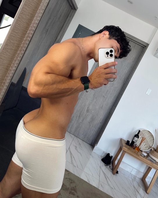 After training, will you accompany me to the shower? https://t.co/fPGhGtxZxv