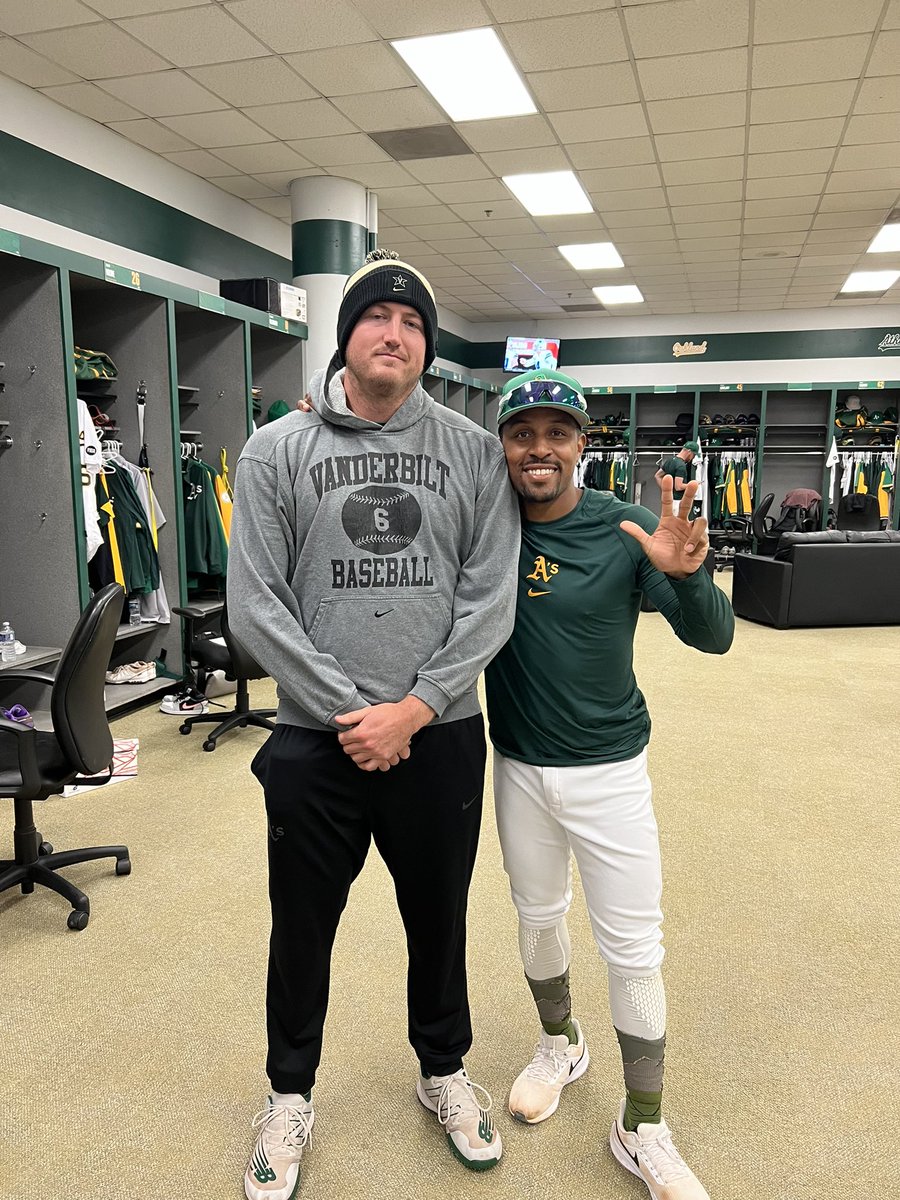 <a href="/ZachJackson32/">Zach Jackson</a> wanted to bet against the VandyBoys .. his mistake #AnchorDown