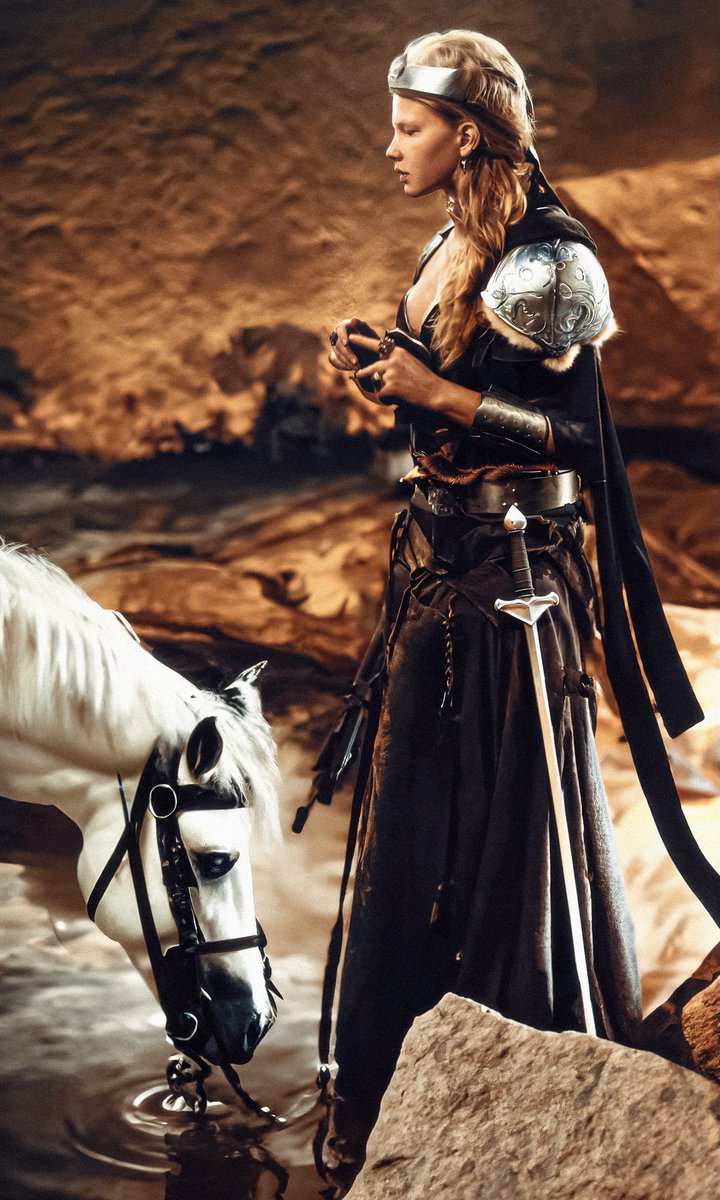 Before - After 

I recreated a photo I took using Photoshop #generativeai and chose to do every detail one by one. The result is truly incredible and I'm very curious what the future results will be.

#ai #PhotoshopAI #adobe