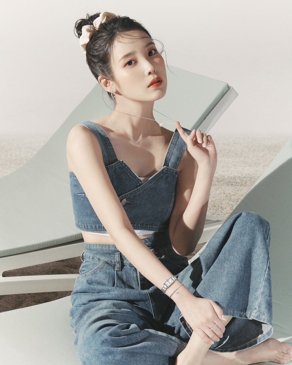 jieunchart's tweet photo. It’s been 519 days without any new @_IUofficial’s solo music, becoming her longest break ever. https://t.co/3juTvU2quQ