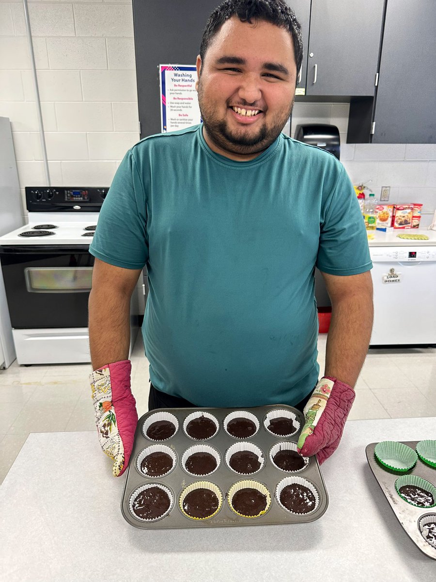 maceyreese11's tweet photo. Come support your Churchill ASD program tomorrow at our Bake Sale! These hardworking students will be selling homemade goodies at both A and B lunch. Everything is $1! @CHS_Chargers https://t.co/NhitmDnqwS