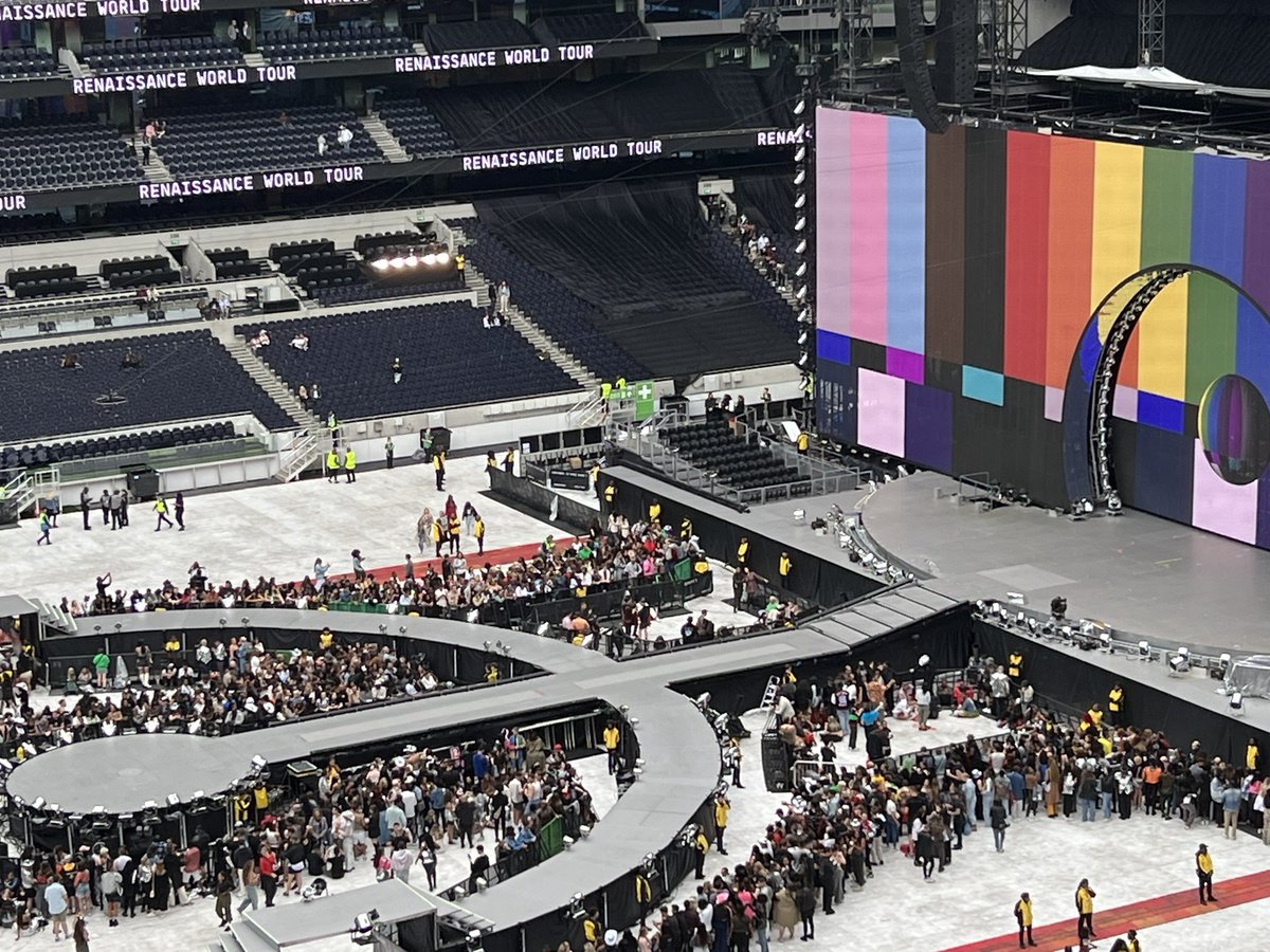 eiusRyan's tweet photo. #RenaisanceWorldTour https://t.co/xngNZiOiiY