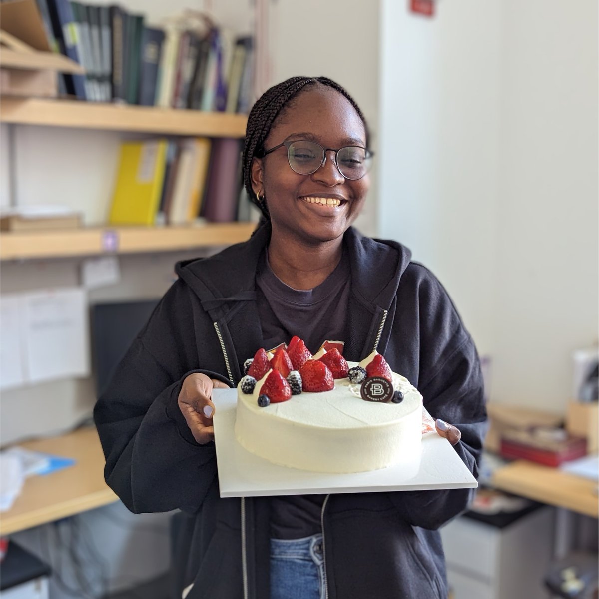 We are thrilled to announce Temi Majekodumi has passed her #qualifying exam @nyutandon making her the newest @MontclareLabs #PhD candidate! Join us in congratulating her on this #milestone ‼️🎉

#NYUTandonMade #SciEngage #phdlife #labtradition #AcademicChatter #WomenInSTEM #cake