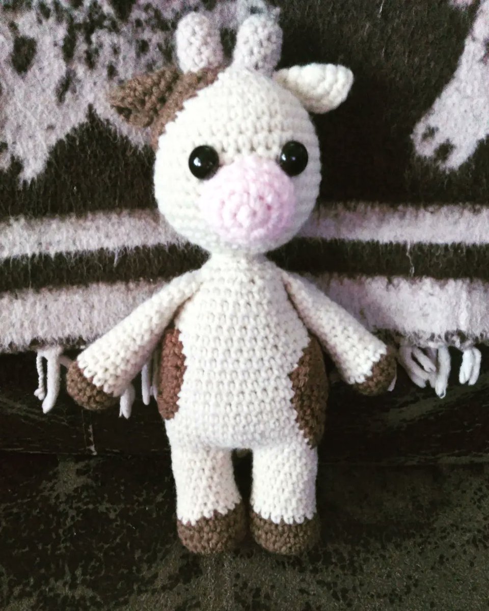 One cute little moo moo down!
#crochet #amigurumi #moomoo #cowplushy #handmadewithlove #supporthandmade #supportfiberartists