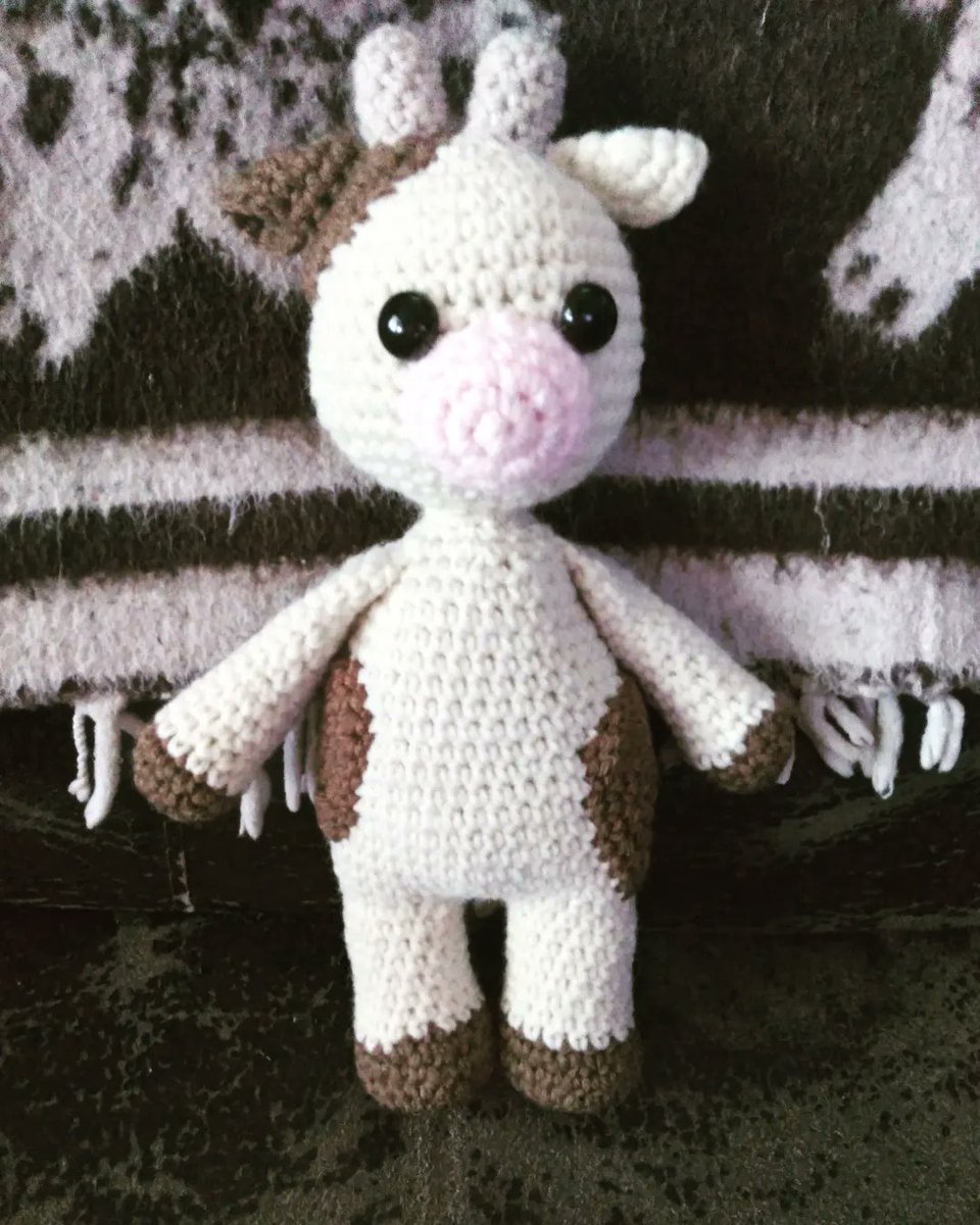 Back_Country17's tweet photo. One cute little moo moo down!
#crochet #amigurumi #moomoo #cowplushy #handmadewithlove #supporthandmade #supportfiberartists https://t.co/I1b2Dmxxxu