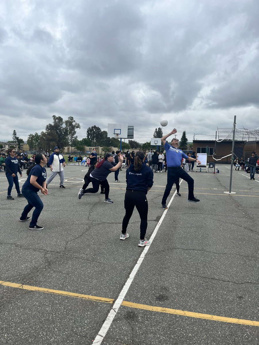 rascalgarrett's tweet photo. Our annual 6th grade vs the teachers volleyball game!!! Thank you all who played!! #wearerusd #rascalpride 💙🏐🦝 https://t.co/74ZLHE5efx