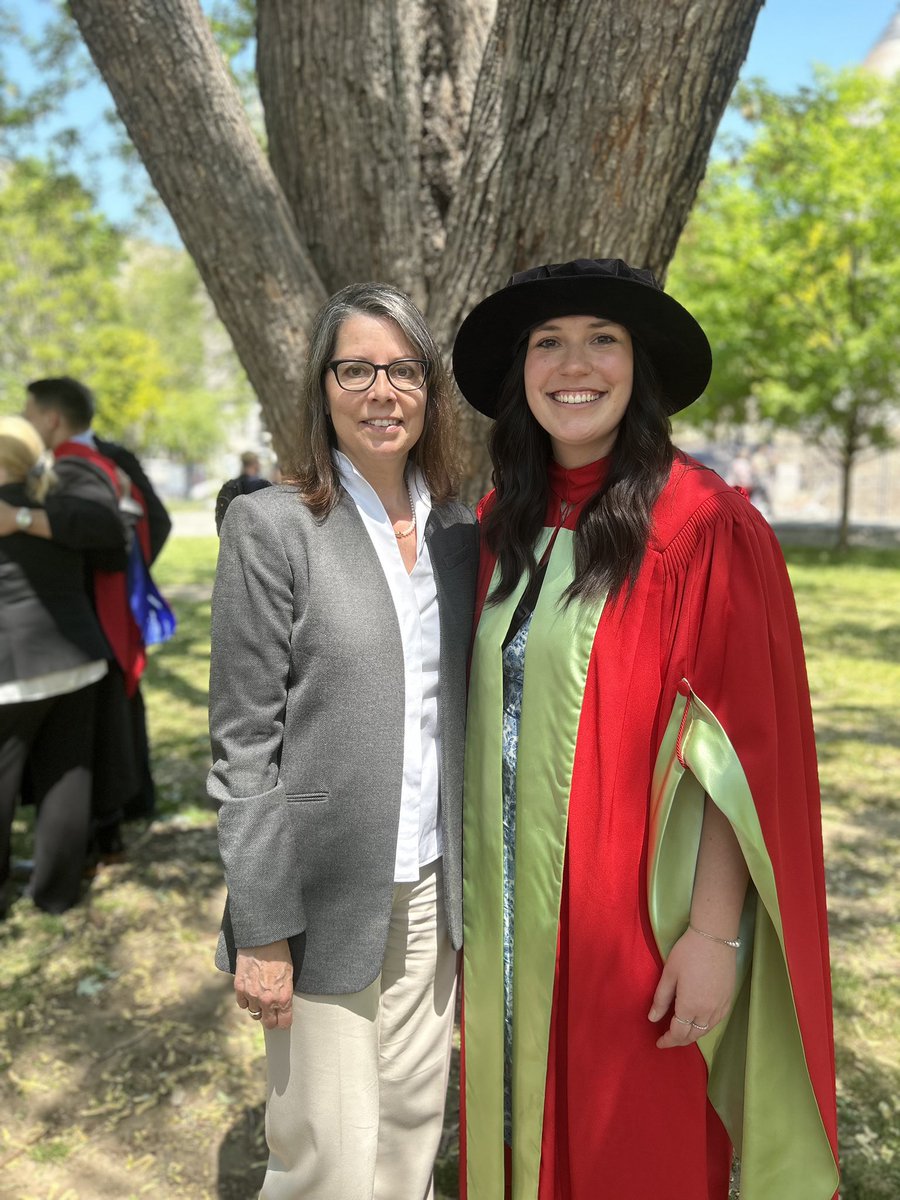 fier_caitlin's tweet photo. McGill convocation 2023!!
Couldnโt have done it without these amazing people! ๐ค @Wejdan_Alenezi
#PhDone #Phinally https://t.co/UoNsDJN575