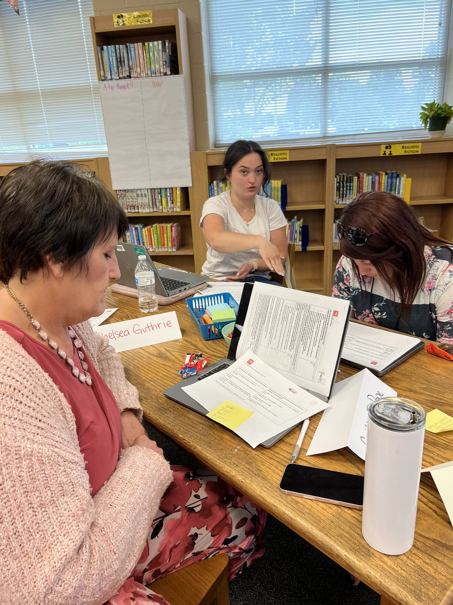 ShaunaMPhillips's tweet photo. Bedford County Teachers putting time in to strengthen their understanding phonemic awareness. #Reading360 #LiteracyMatters Tennessee #BedCoSchools https://t.co/BuIKmwsHfr
