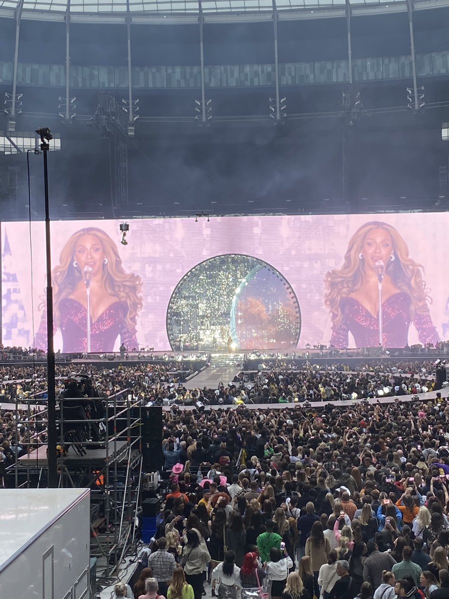 The NERVE of #Phyrexia to invade during a #Beyonce concert 😤
#MagicTheGathering