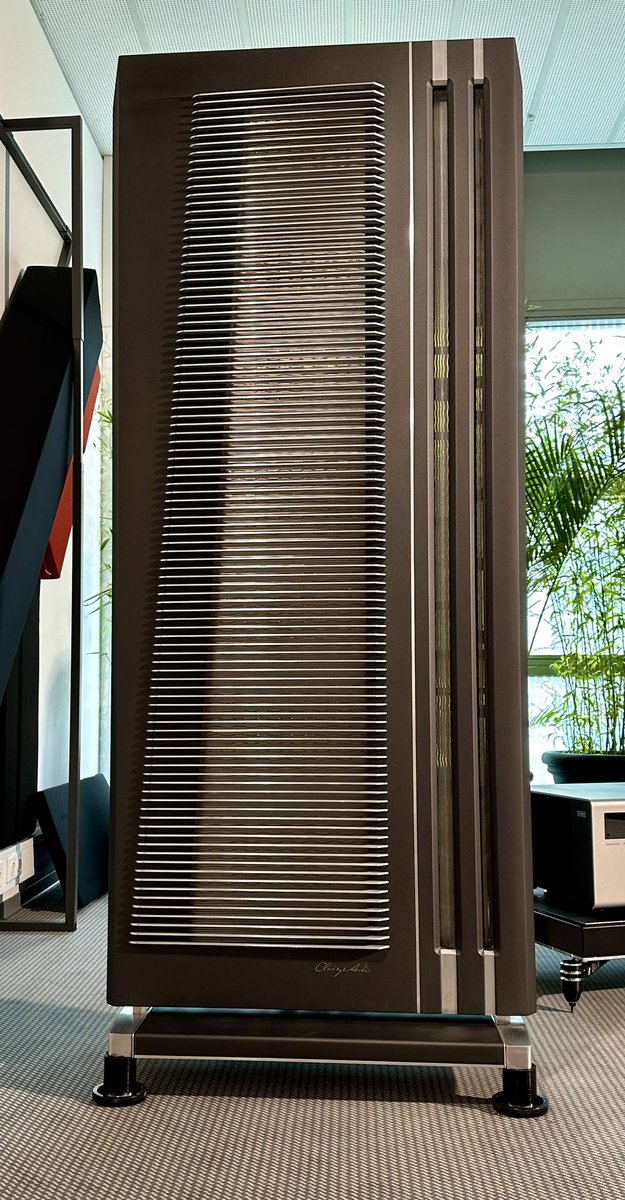 CMS_audio's tweet image. Featured in Munich, the Clarisys Auditorium Speakers sitting atop Critical Mass Systems Loudspeaker footers. #HighEndMunich