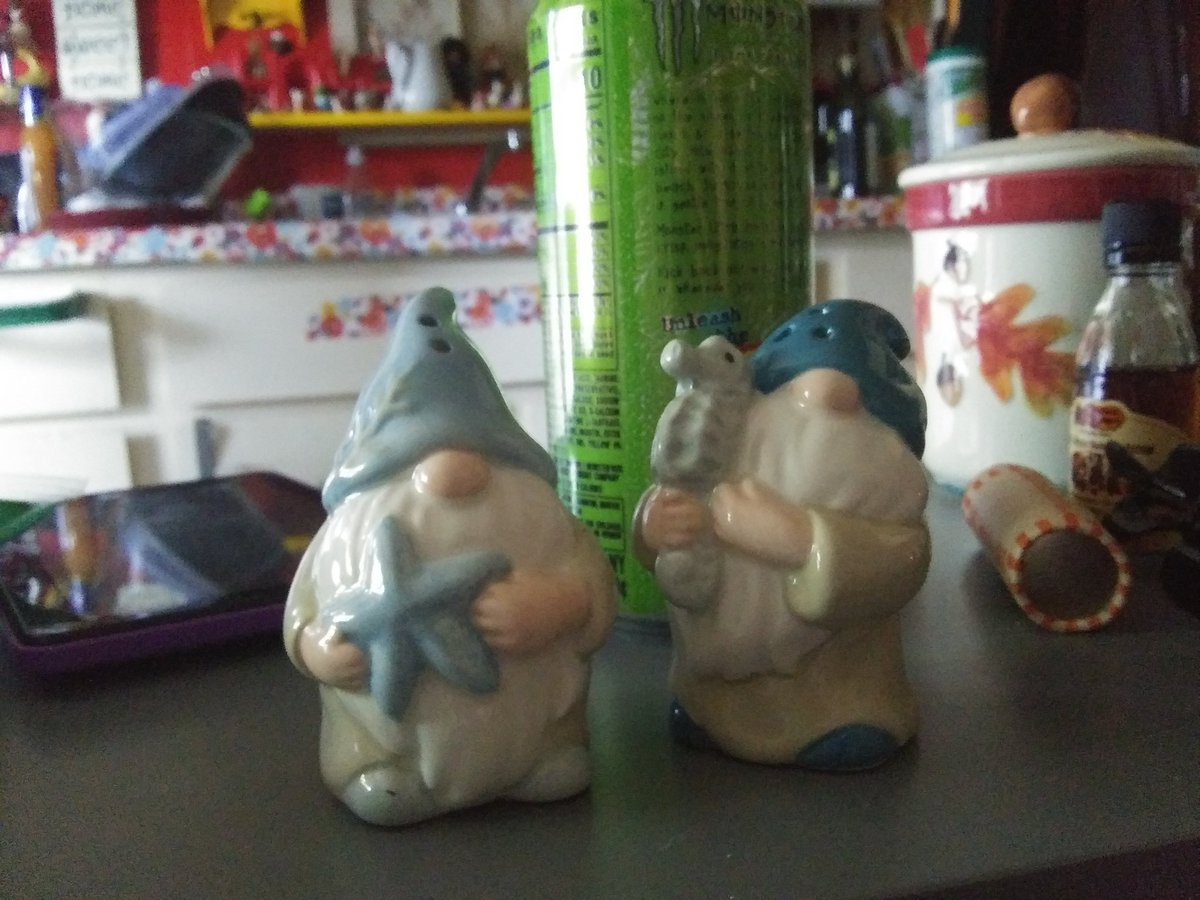 LOOK AT THESE SALT SHAKERS I JUST FOUND IN MY GRANDMAS HOUSE