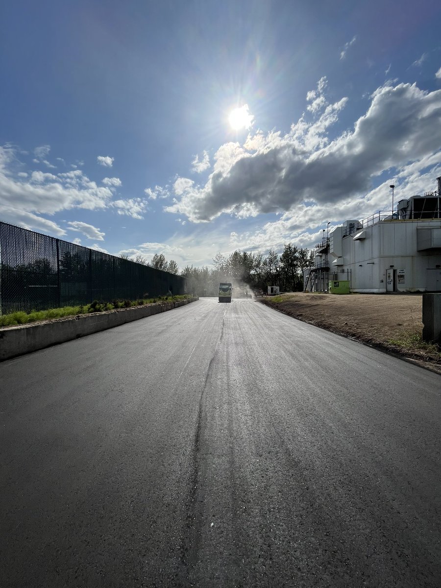 Paveitconst's tweet photo. Our paving crew is in full swing for the season! https://t.co/oGUmYbrqpj