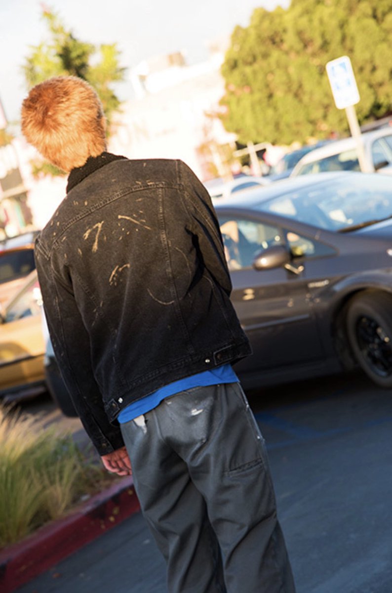 Supreme__Hustle's tweet photo. 10/04/2016
Supreme/Levi’s 

•The collection consists of a custom fit bleached Levi's Trucker Jacket with sherpa fleece lining and custom fit bleached 501 Jeans. Made exclusively for Supreme, the Trucker Jacket and 501 Jeans was offered in two colorways. https://t.co/dLjtF3RMTX