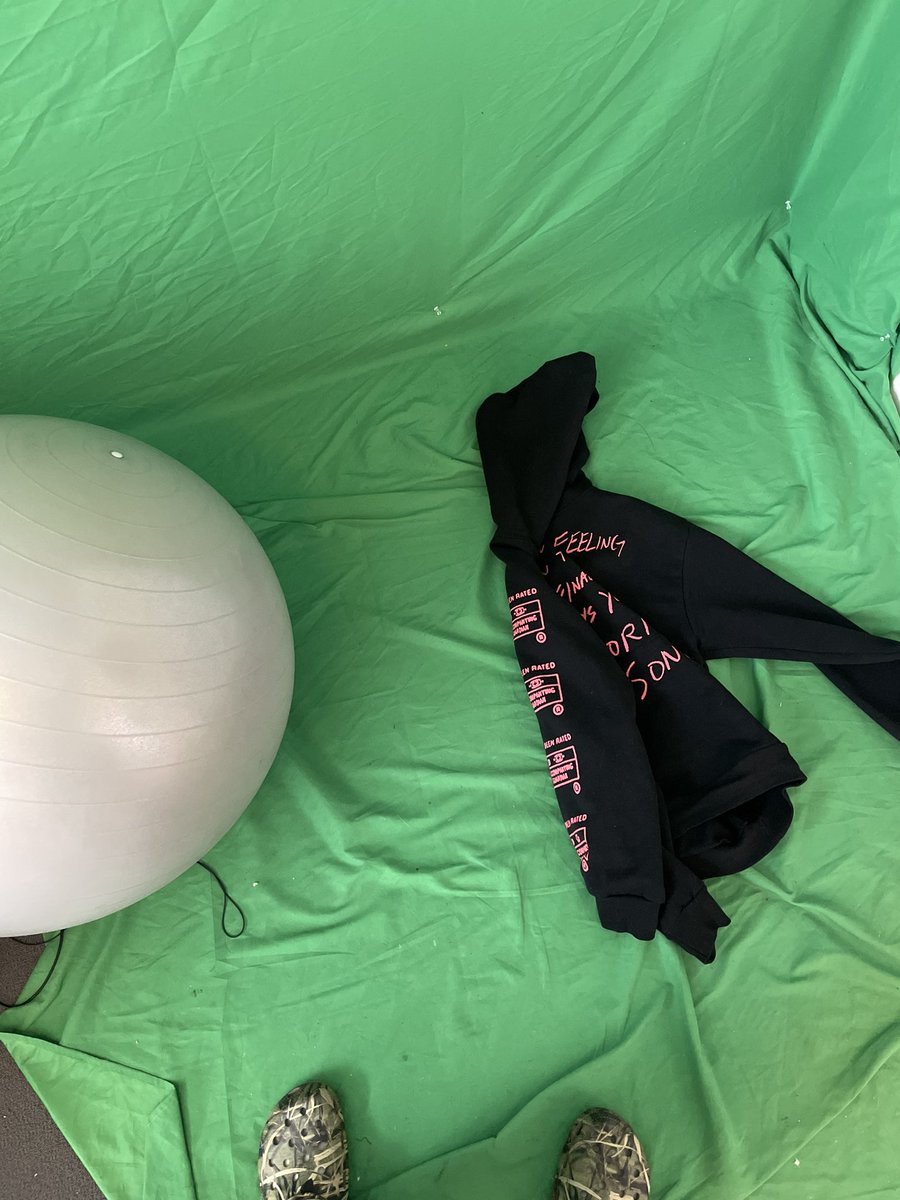 water wave emoji on Twitter