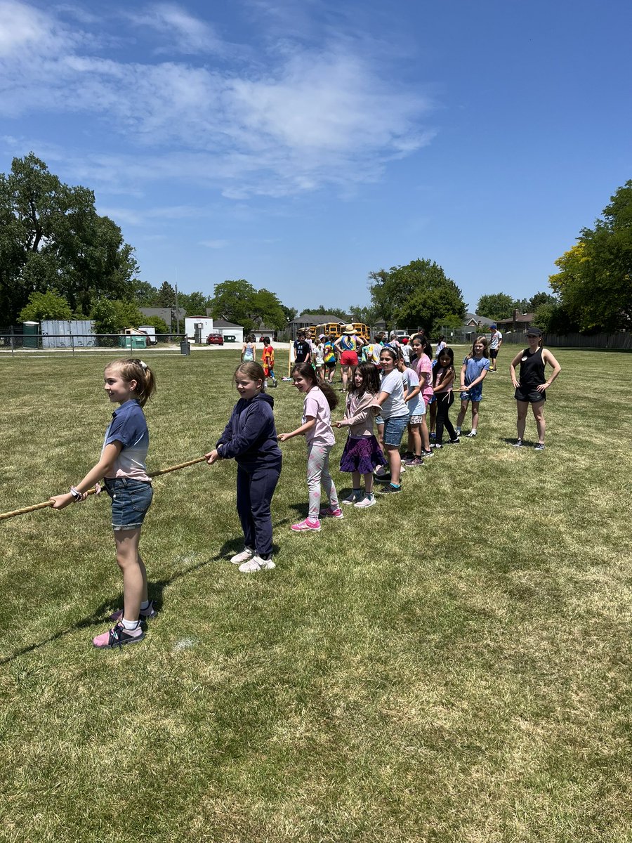d61resposito's tweet photo. Such an exciting day! Field day was today! #d61learns https://t.co/R59YekEx3l