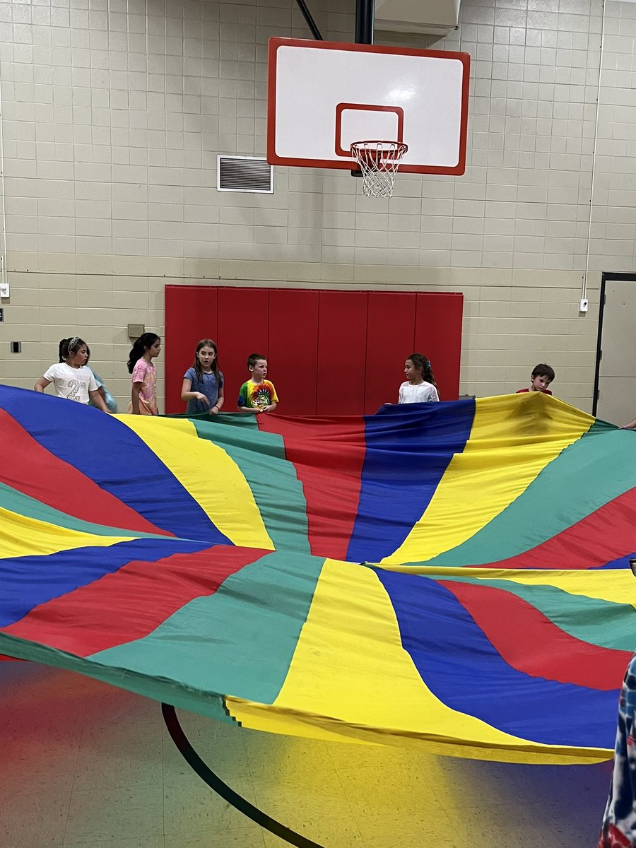 d61resposito's tweet photo. Such an exciting day! Field day was today! #d61learns https://t.co/R59YekEx3l