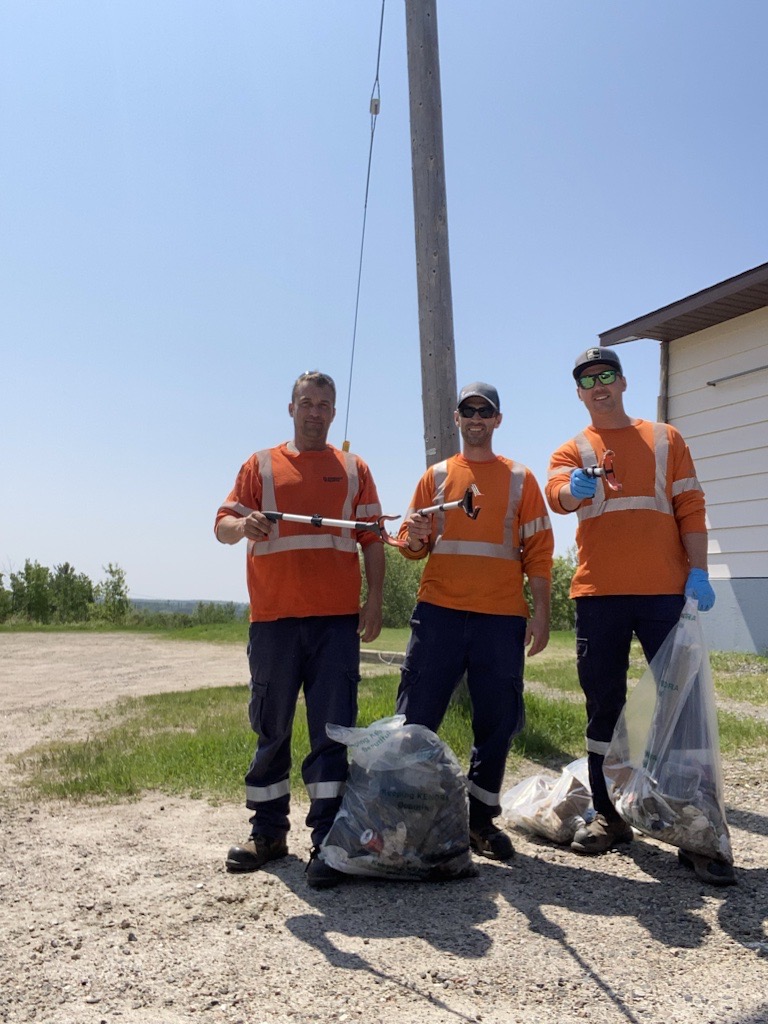 north_synergy's tweet photo. It's not too late! Have you joined in for Spring Up to Clean Up? Our Kenora employees joined in and tidied the area around our Kenora Operations Center to create a cleaner and greener community for all! 🌳🌼 #springuptbay https://t.co/TaeQXaGtrd
