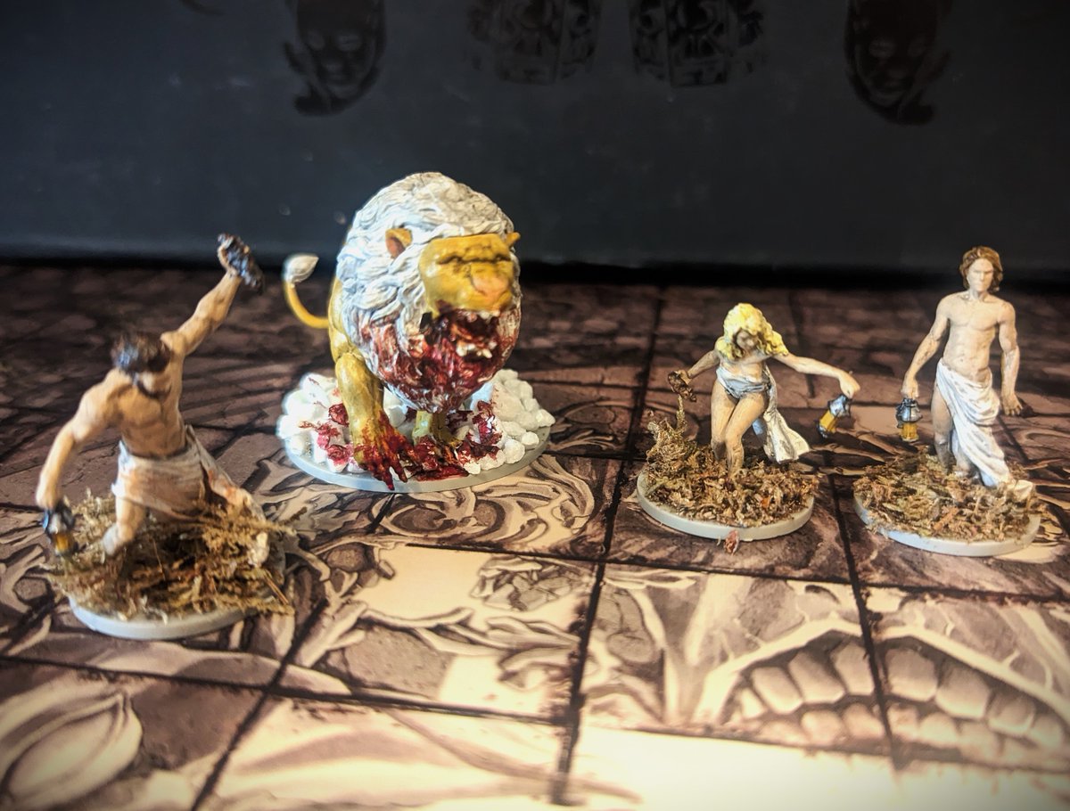 OK, got the intro minis painted and ready.  Now just gotta learn some rules.

#kdm #kingdomdeathmonster