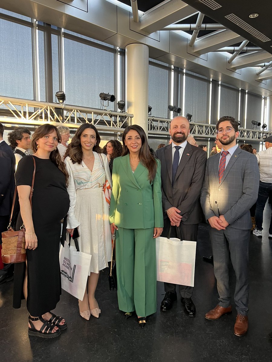 HalaAbouHassira's tweet photo. Inauguration ce soir à l’IMA de la saison “ce que la #Palestine apporte au monde “. Un moment exceptionnel sur la scène culturelle parisienne pour la culture et la créativité du peuple palestinien 🇵🇸🇫🇷 . 
Notre culture est notre identité et notre fierté est sans limite. #art https://t.co/NZovOHZO2A