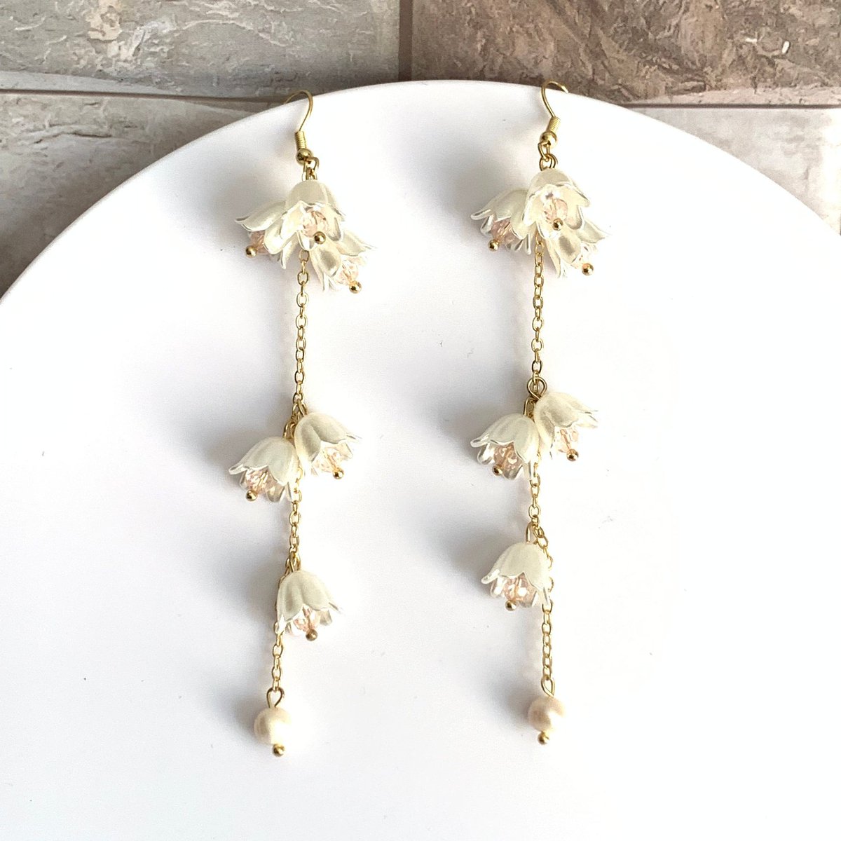 Thanks for the great review Rachel L. ★★★★★! etsy.me/3qjFdxn #etsy #women #earwire #earlobe #dangleearring #handmade #flowerjewelry #giftforwife #resinflowerjewelry