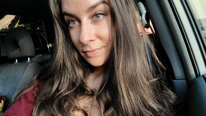 If you didn't know: I'll be going live once a day, every day, during my trip to Hawaii. It might be deep<a href="/tag/kleinoholics"class="tags"><span>#kleinoholics</span></a>