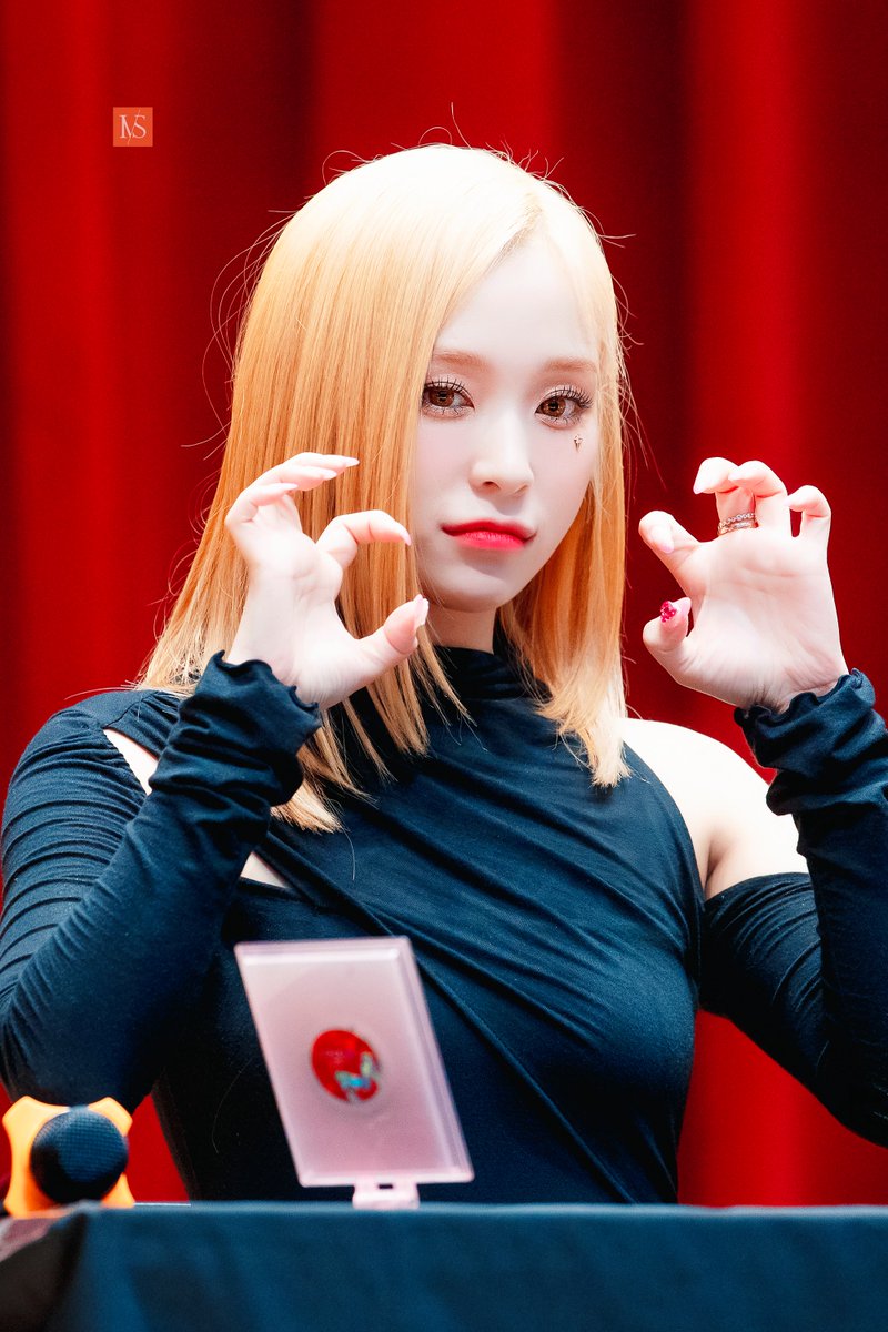 S_invincible's tweet photo. 230528 ❤️💛🖤  

#드림��쳐 #DREAMCATCHER 
#가현 #GAHYEON 
#사랑은가현
@hf_dreamcatcher https://t.co/VZeR620MDh