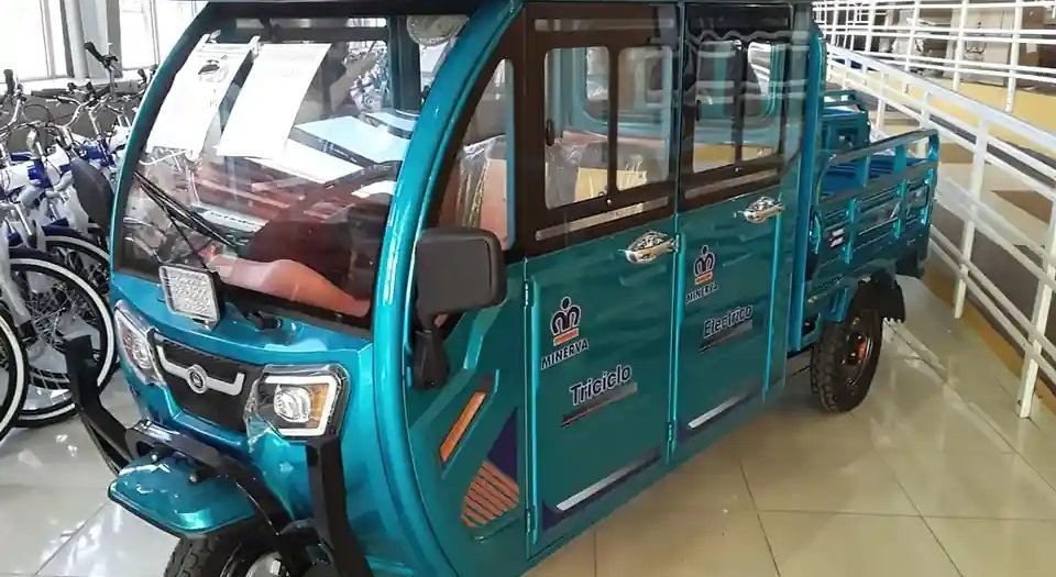 Triciclos eléctricos apoyarán comercio de alimentos en municipios espirituanos. Siete mercados y 12 puntos de ventas de seis municipios de Sancti Spíritus y Villa Clara se beneficiarán en corto plazo con 12 triciclos eléctricos. #CabaiguánEduca, #SanctiSpíritusEnMarcha