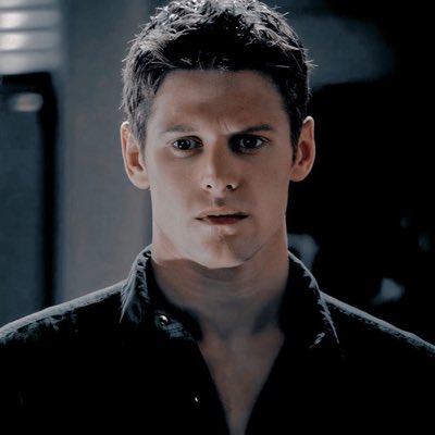 QBMattyD's tweet photo. #NewProfilePic #NewHeader https://t.co/GE6kHtOKs5