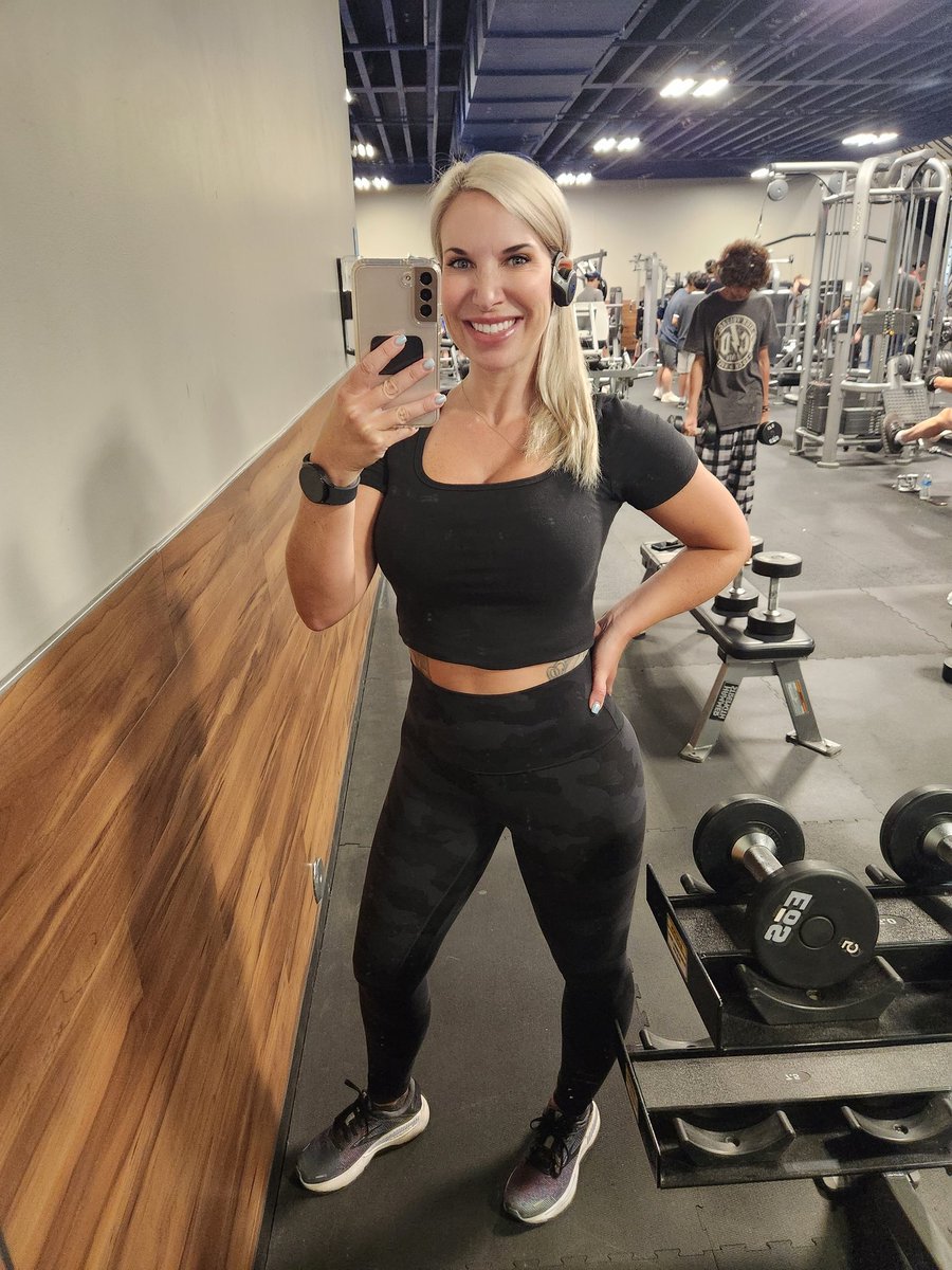 LisaOnGuard tweet media