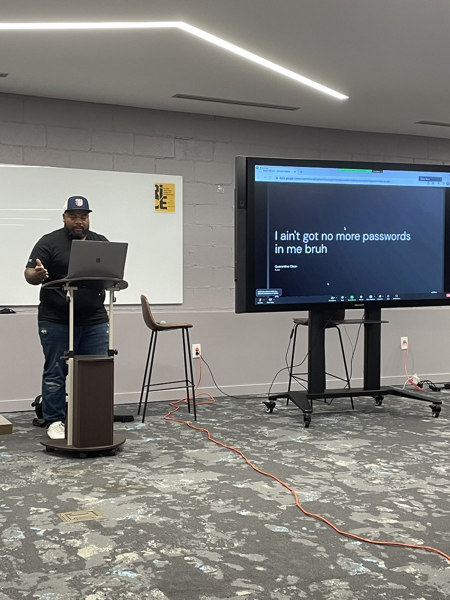 Staceyluvstech's tweet image. Kicking off #atlantatechweek #RenderATL23 at the @techsofcolor event with @willjohnsonio discussing WebAuthn