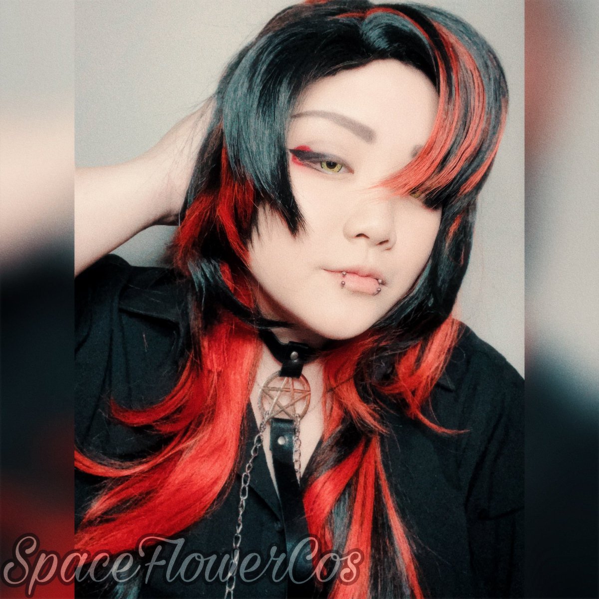 Hoshi_Cosplays's tweet photo. Cosplayed/Costested Mr. Vox Akuma todayyy~❤️✨ (I love you Milordddd~🥺✨) #VoxAkuma #Kindred #Voxakumacosplay #NIJISANJI_EN #Cosplayer #Luxiem https://t.co/Dr4HGxkJcB