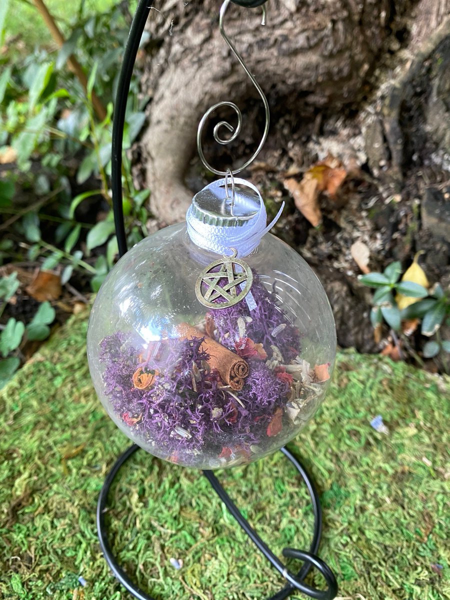triplegoddessa1's tweet photo. Excited to share the latest addition to my #etsy shop: Witch Ball https://t.co/IXkugjMVu5 #witchball #witchcraft #pagan #glass #herbs #ribbon #triplegoddessreiki https://t.co/PsMOs9hPUc