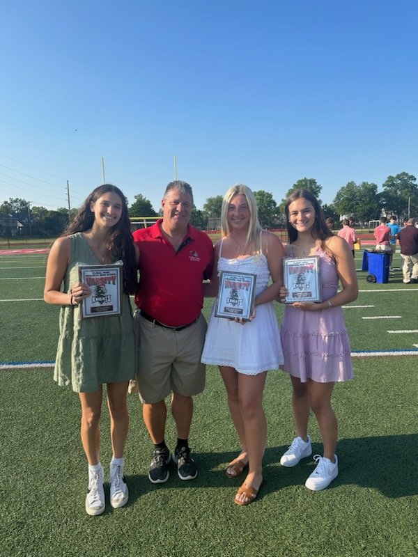 NmichaelSpina's tweet photo. An awesome way to cap off a rewarding basketball season. Congrats  to my 3 award winners . Sarah Owen , Keri Birmingham both honorable mention all county and Emma Kline All county and Floral Parks 2023 female athlete of the year. https://t.co/px9jv86kx7