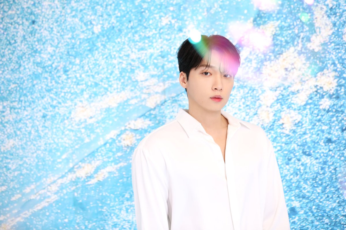 jeongsewoon_twt's tweet photo. [#정세운]
세운이 생일 맞이 비주얼 파티 오픈 🎂🎉
정세운 소극장 콘서트 <THE WAVE>
MD 촬영 비하인드 🖤🤍

https://t.co/xNEyrhhE7o

#JEONGSEWOON 
#세운이생일_2100만큼_축하해 🍀
#HAPPYSEWOONDAY 💜💛 https://t.co/gfJ6dxRnqJ