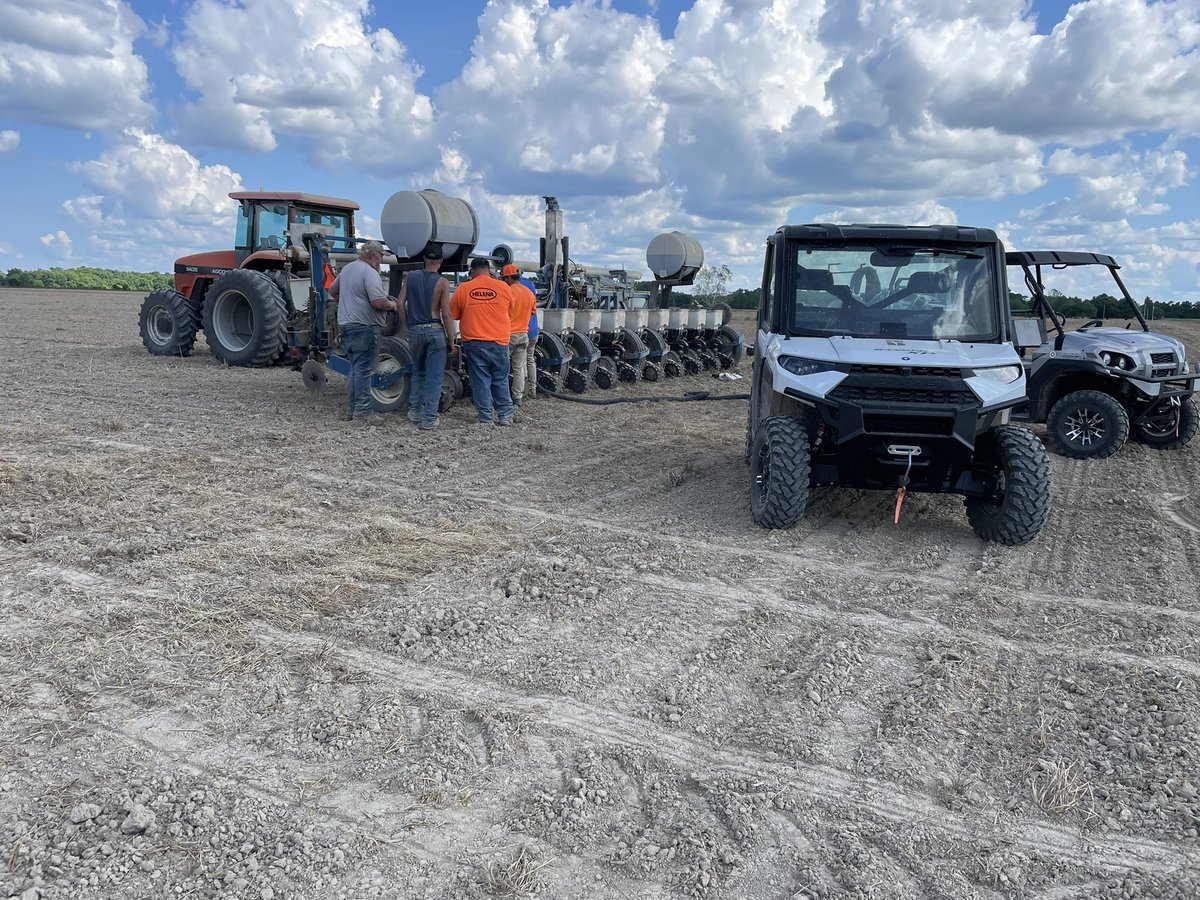 Another corn plot in the ground near Sunman, IN…thanks to <a href="/HelenaAgri/">Helena Agri-Enterprises</a>, and all involved, for their support of <a href="/NKSeeds/">NK Seeds</a>. #plantNK23