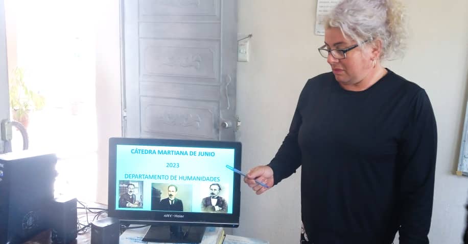 Se efectúa en el CP Rubén Martínez Villena de #CabaiguánEduca la Cátedra Martiana del mes de junio, se hace referencia a las principales efemérides, el valor humanismo a partir del legado del Che, Maceo y Gómez. #SanctiSpíritusEnMarcha, #CuvaViveEnSuHistoria
