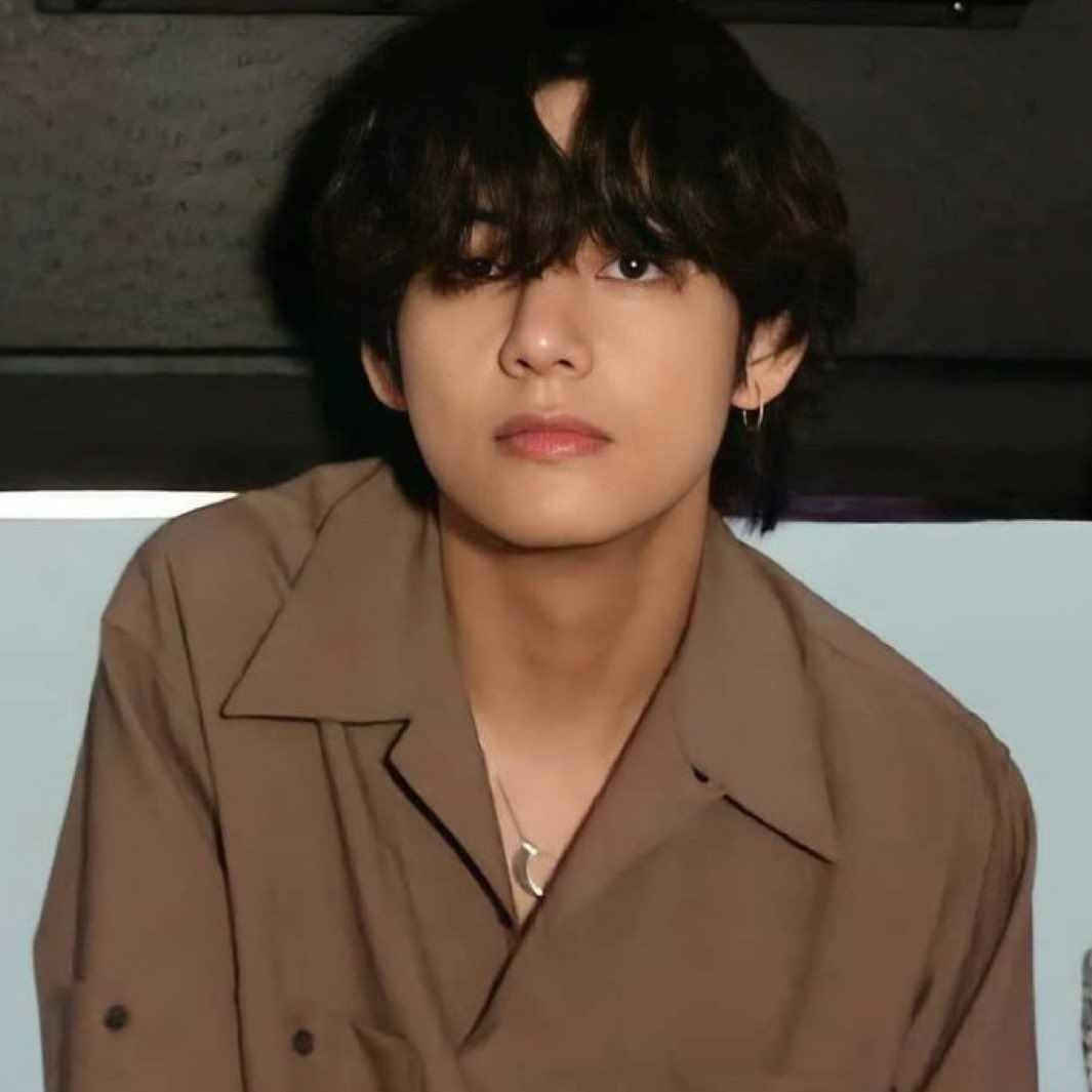 kthvnews's tweet photo. Cédric Murac, Executive Vice &amp; Global Head of Creative at Calvin Klein liked one of Taehyung’s latest Instagram Posts. https://t.co/ANwOqY5RNQ