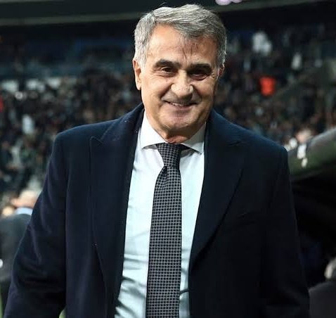 Nihat Kahveci: "Beşiktaş taraftarı neden mutlu? 10 kişi ile Kadıköy'de geriden gelip 4-2 kazandı. Lideri oyun olarak yenen tek takım. Şampiyonluk gitti ama Galatasaray lider ama geriden gelip 70 dakika top oynatmadan 3-1 yendim diyor. Beşiktaş taraftarı gelecek sezon için umutlu"
