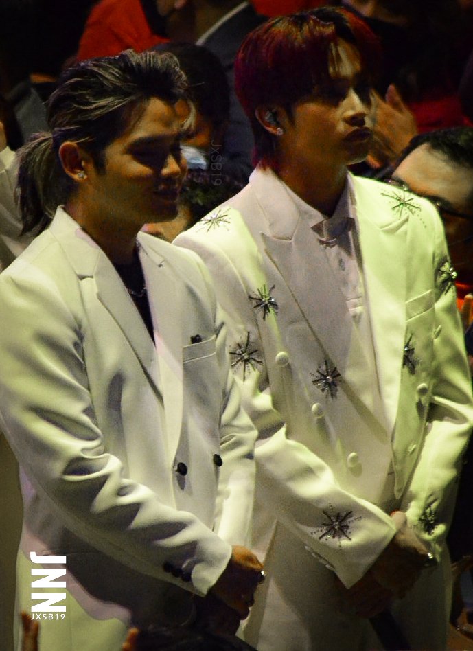 chumsNiPau's tweet photo. The wedding ceremony of Prince Felip and Prince Paulo. A representation na very cold talaga ang Prince Felip nyo.🙄🥴 Samantalang yung isa feeling happy😄 @neknekmo1819
#SDPT
#SEKENMasLubogPaSaTitanic https://t.co/khXDgJKJtV