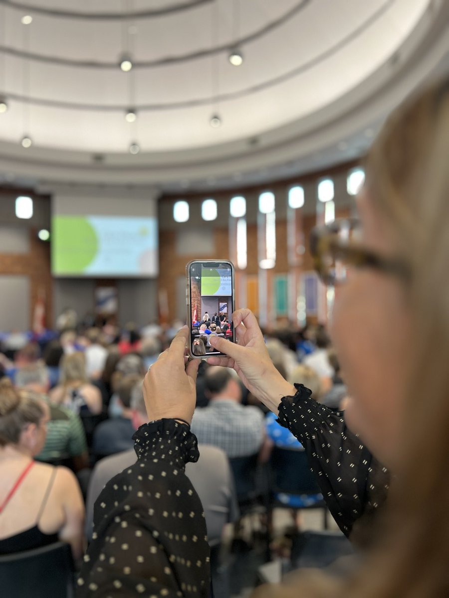 SCDSB_Schools's tweet photo. Tonight, we welcomed members of the SCDSB community at our second Character Recognition Evening. Students, staff, and community members were recognized for their commitment to and demonstration of our character attributes!

Congratulations to all. 🎉

#Celebrate https://t.co/MxwKOFLkXJ