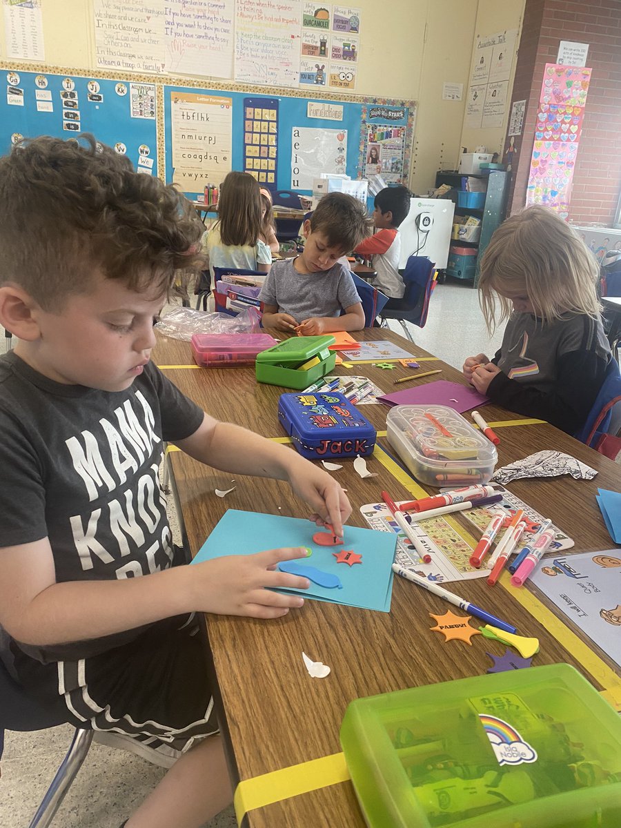 MadeForFifthGrade tweet media