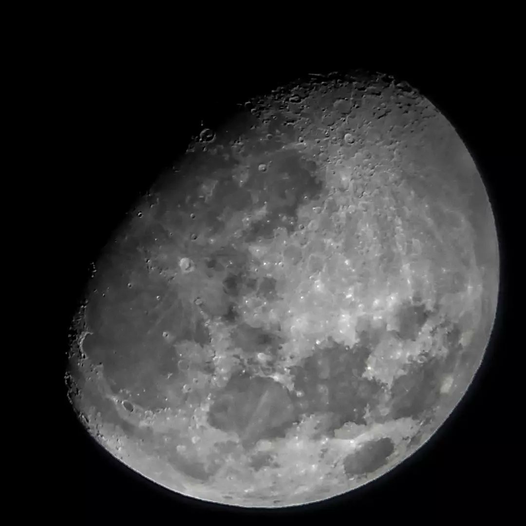 ObservatorioL10's tweet photo. Hoy observamos la Luna y el Cofre de joyas desde el patio del liceo. https://t.co/UMfCIYHUnD