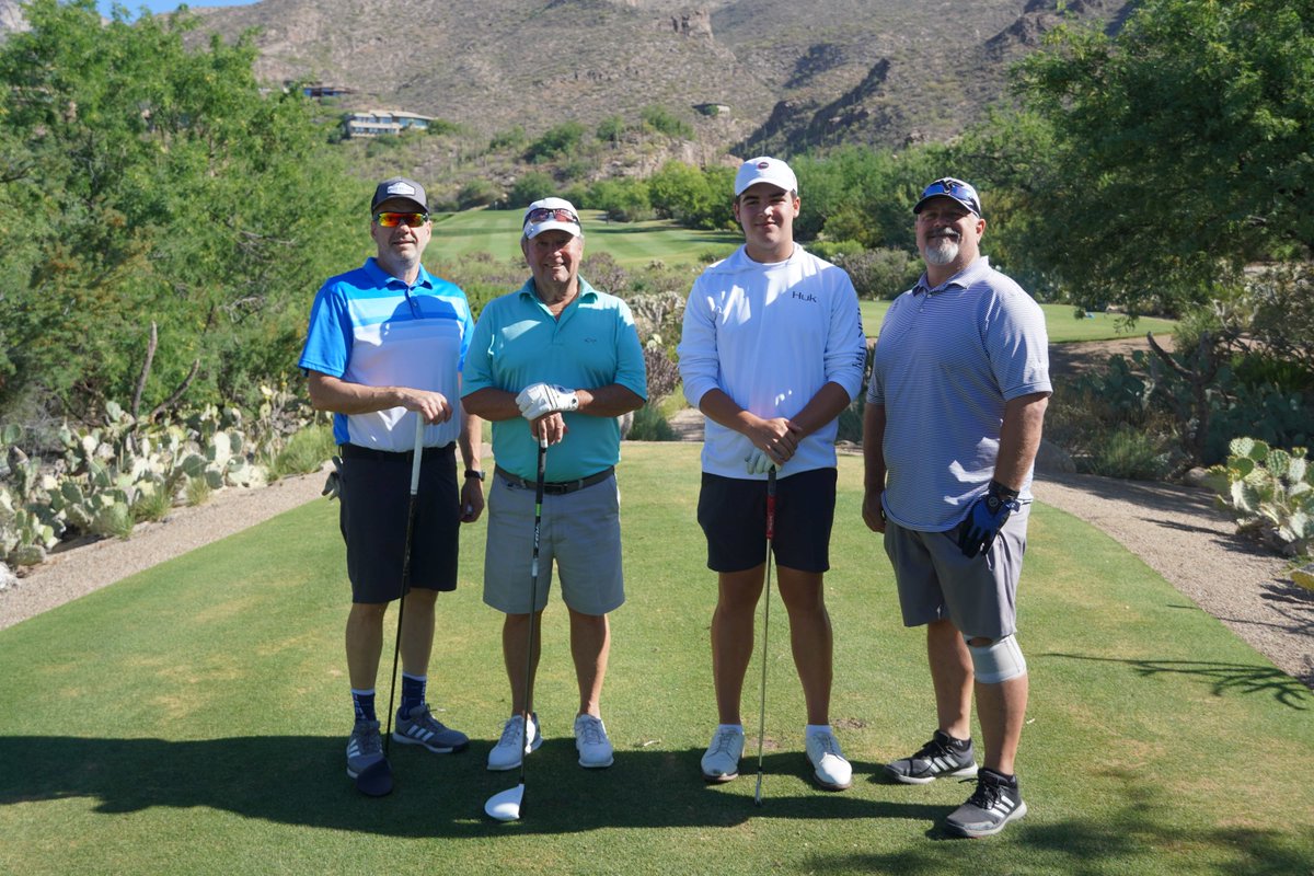 AJGAGolf's tweet photo. JAMing with the winners 🎵

Congratulations to Jon Sletton, Travis Jacobson, Karlan Smith, Noah Hankinson (-16) for winning the #TucsonJr Junior-AM! https://t.co/Yxe16iBdtG