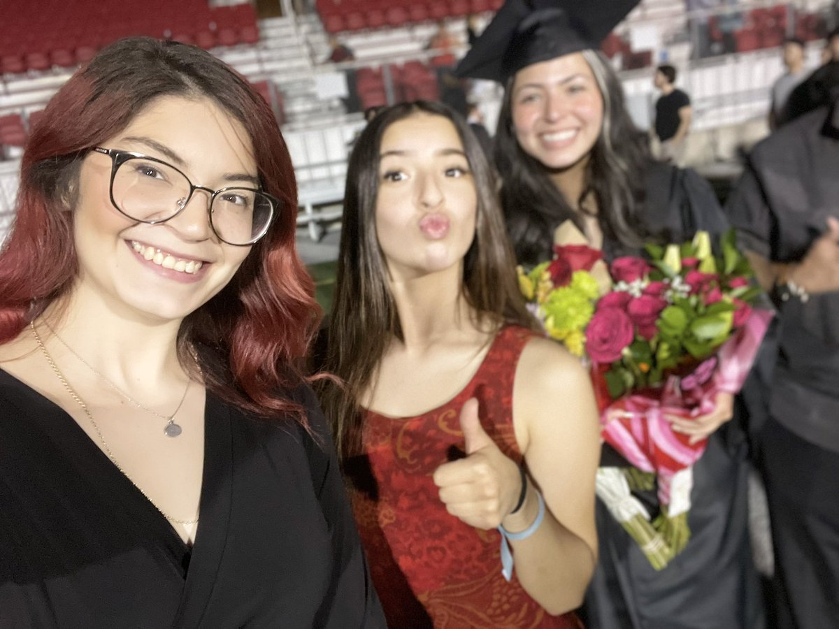 faaded_'s tweet photo. I never posted these here 🥲🤍🎓 congrats again avery 🤍 https://t.co/pn3650ddIh