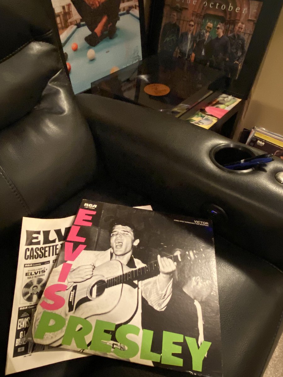 There’s a funny sense of calm that washes over me when I’m at a record shop… 

Maybe it’s that scent of old vinyl luring me in… The shuffling of sleeves as I hunt…

I found some more Elvis songs I don’t have 🌟

#vinyl #recordstore #elvis #vinylcollection #onmyturntable